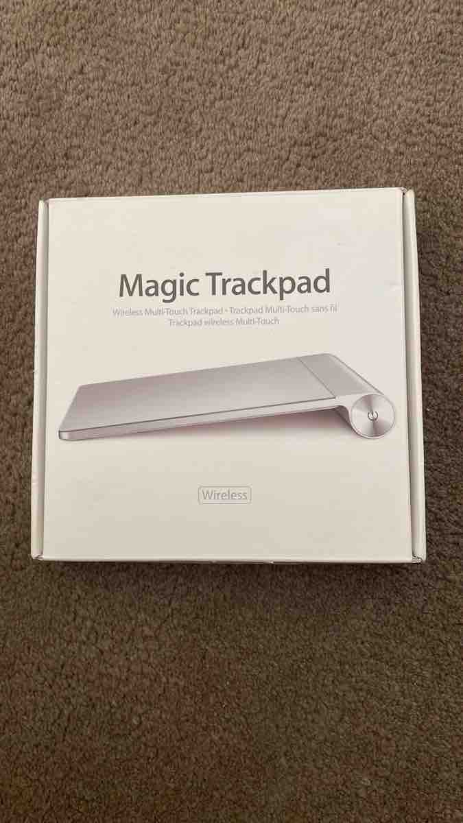 Apple Mouse: Magic Trackpad Apple sans fil – Usato da Genève venduto da Videdress22