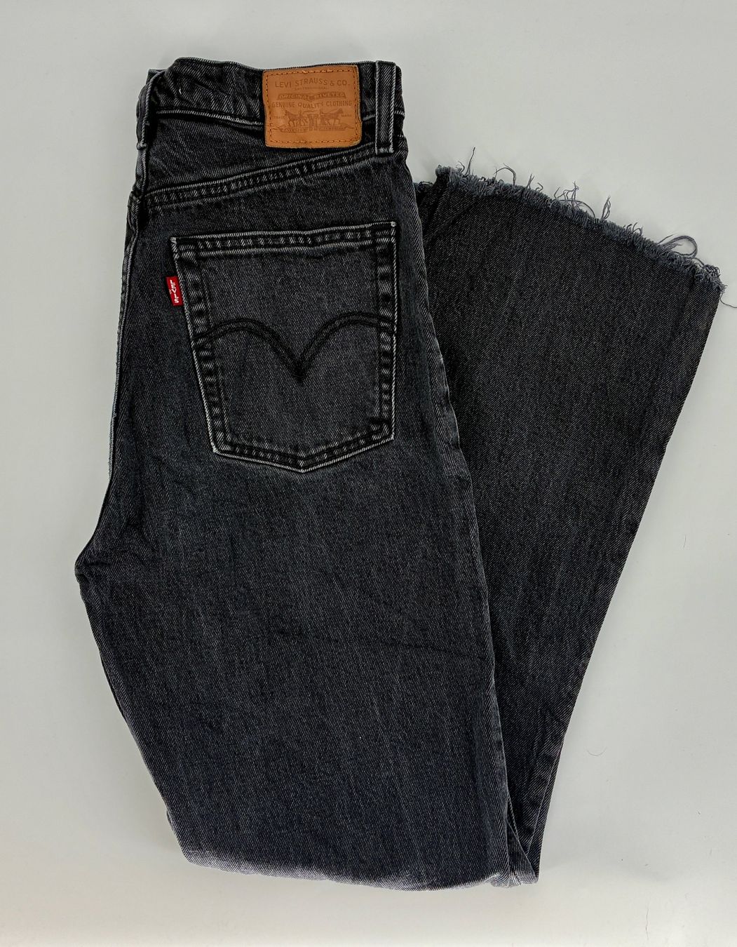 Levi's Jeans: Jeans Levi's en 34; "frisonnoir" – Usato da Savièse venduto da fri_579f 3