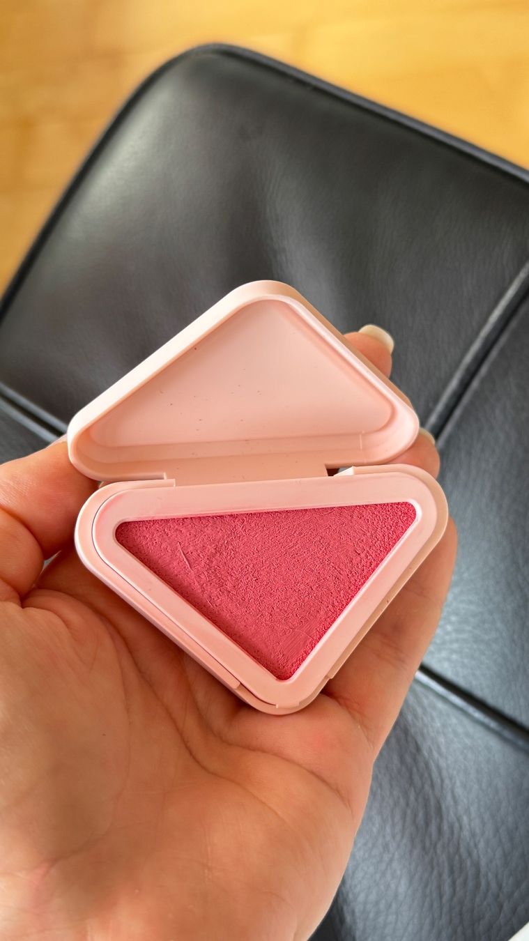 Make-up: Prada Blush Farbe Tulip – Gebraucht aus Zürich von smi_57ql 7