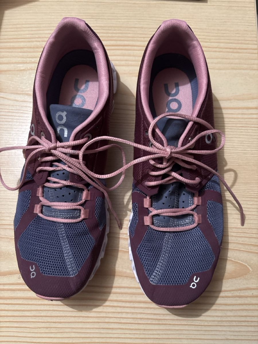 On Scarpe da donna: On Schuh Damen Grösse 40.5 – Usato da Unterentfelden venduto da Lavach