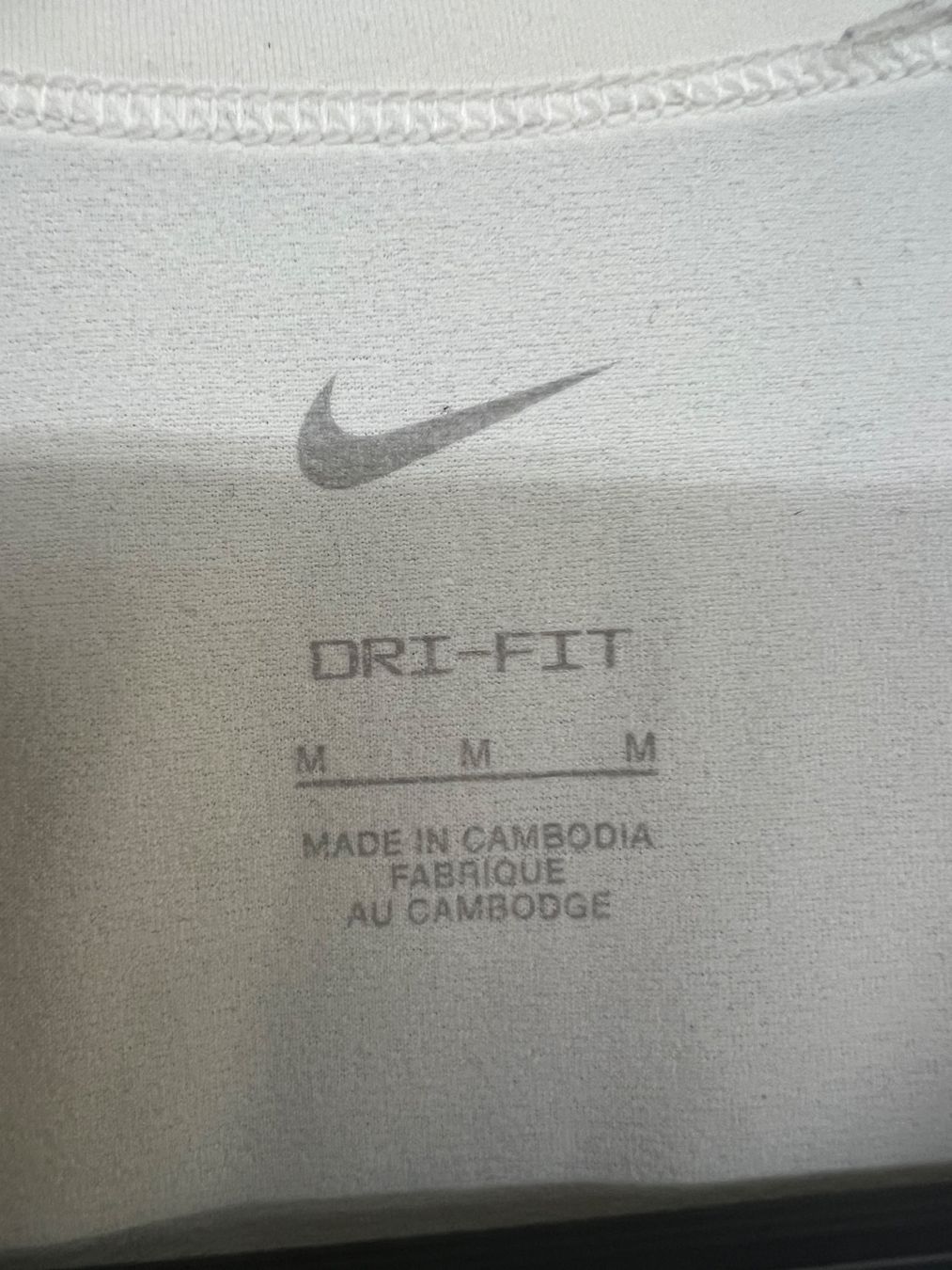 T-shirt: Nike T-Shirt 24/7 (M) – Usato da Zürich venduto da pamleano 1