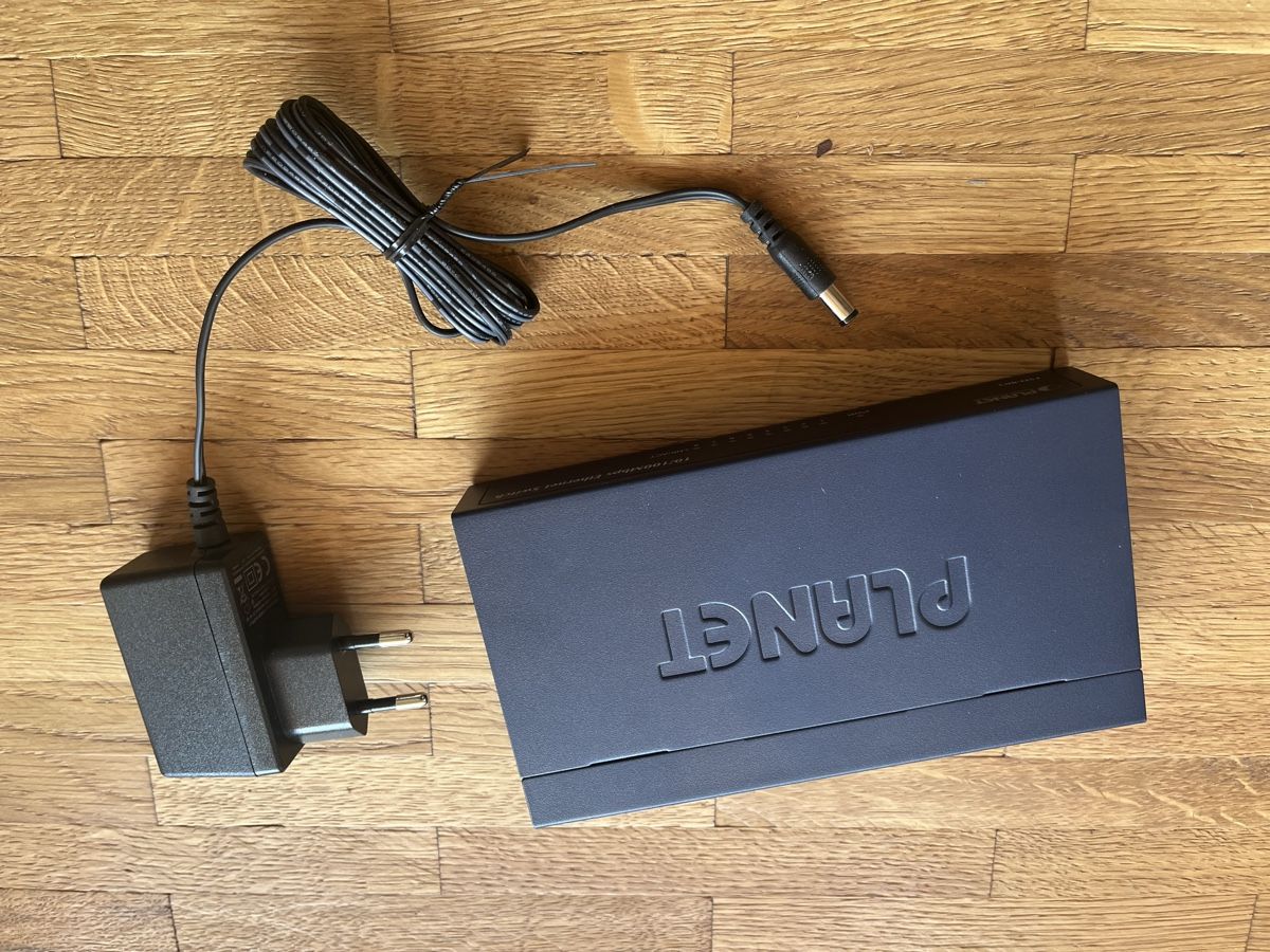 Hub & Switch: PLANET 8-Port 10/100Mbps Ethernet Switch FSD-803 – Usato da Münsingen venduto da kuenz7 3