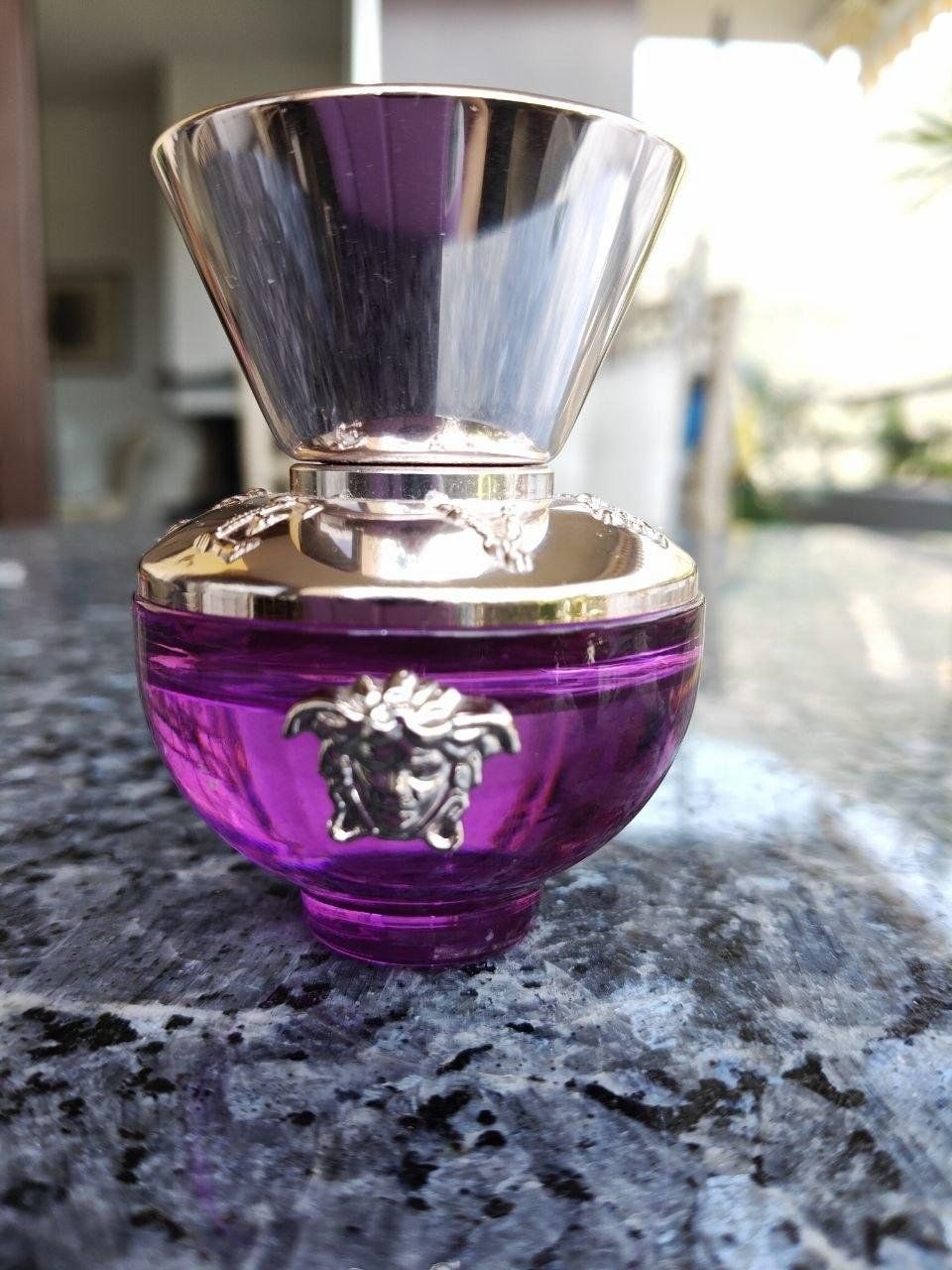 Versace Parfum & Eau de Toilette: Dylan Purple von Versace EDP 30 ml – Gebraucht aus Losone von Sonnenbrille1