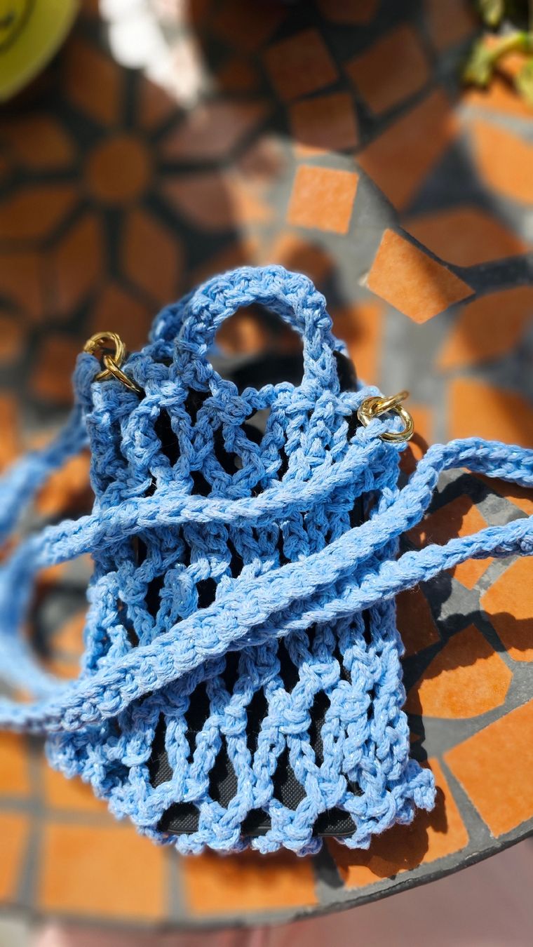 Borse da donna: Wunderschönes Handytäschli handgefertigt hellblau – Nuovo e nell'imballaggio originale da Fehraltorf venduto da lisam16 7