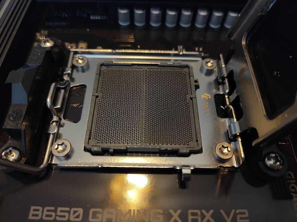 Gigabyte Schede madri: Gigabyte B650 GAMING X AX V2 – Usato da Reinach BL venduto da erb_kv59 3