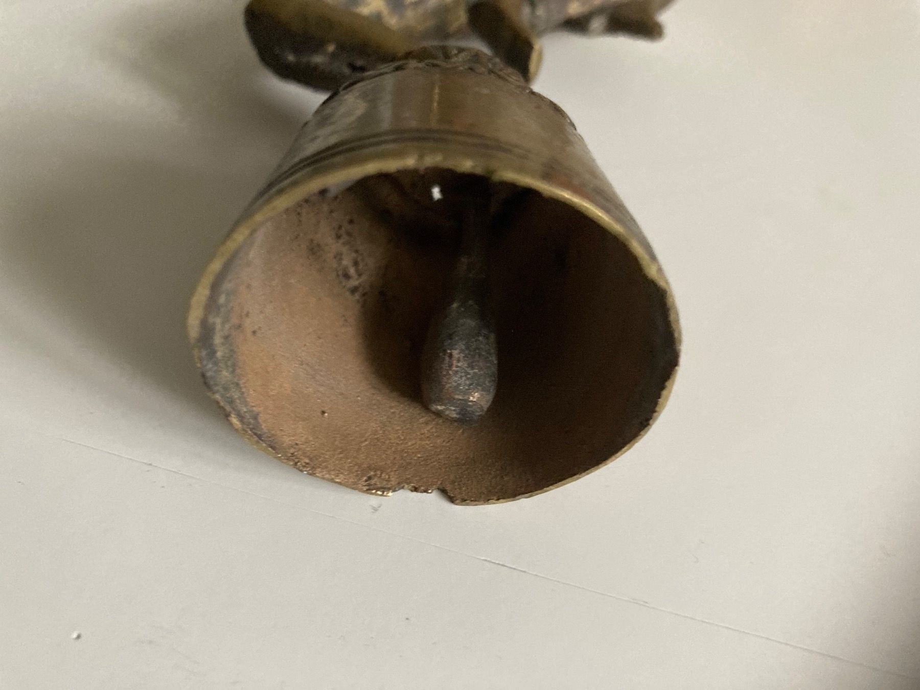Campanacci mucche: Tisch-Glocke mit einer asiatischer Tänzerin – Usato da Zürich venduto da Chaeffeler 2