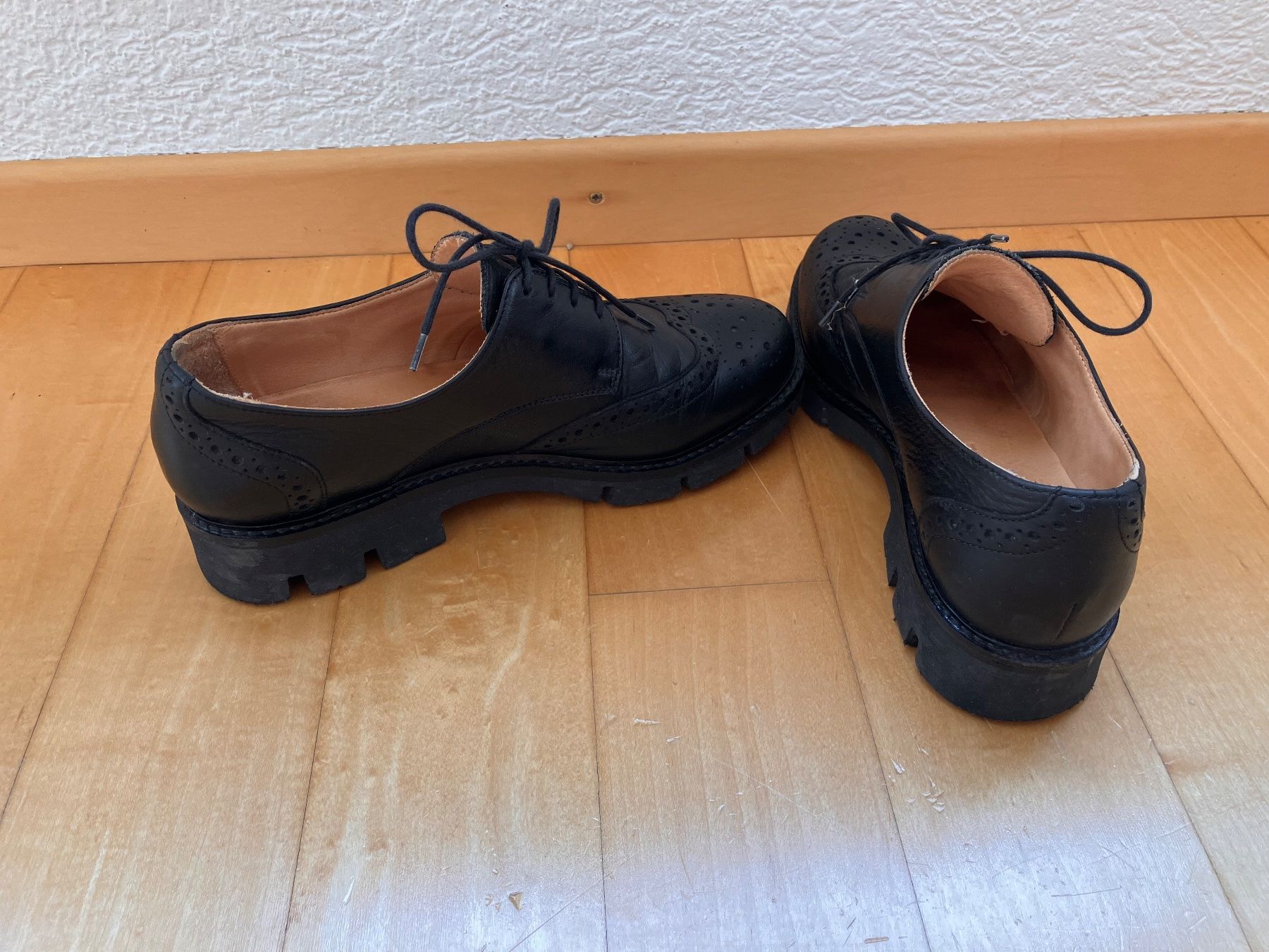 Hessnatur Scarpe da donna: Leder Schnürschuhe, schwarz, Grösse 40 – Usato da Oberlunkhofen venduto da Nuemmiis 2