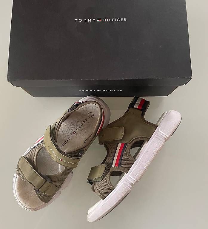 Tommy Hilfiger Scarpe per ragazzi: Tommy Hilfiger Sandaletten, Gr. 34 – Usato da Lufingen venduto da mar_v5lj 2