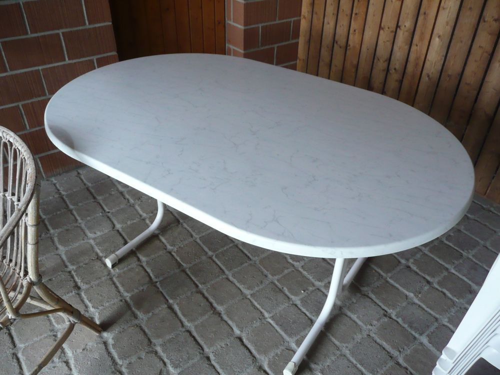 Ovaler Kunststoff Gartentisch, klappbar, 150x95cm, neuwertig Kaufen
