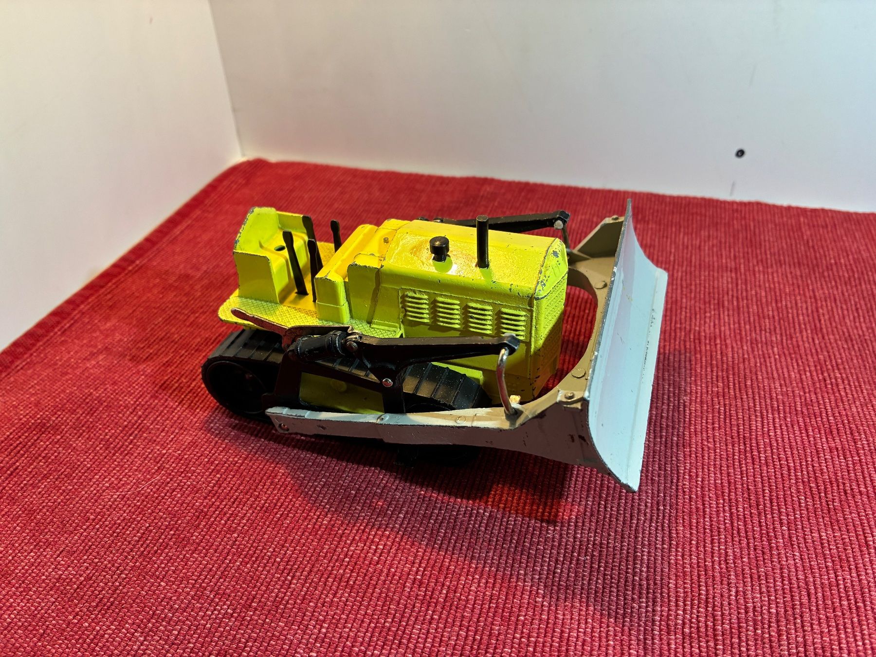 Dinky Toys Modellini d'auto: Dinky Bulldozer – Usato da Gümmenen venduto da Supererland 5