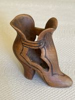 Antiker Holzschuh Absatzschuh geschnitzt