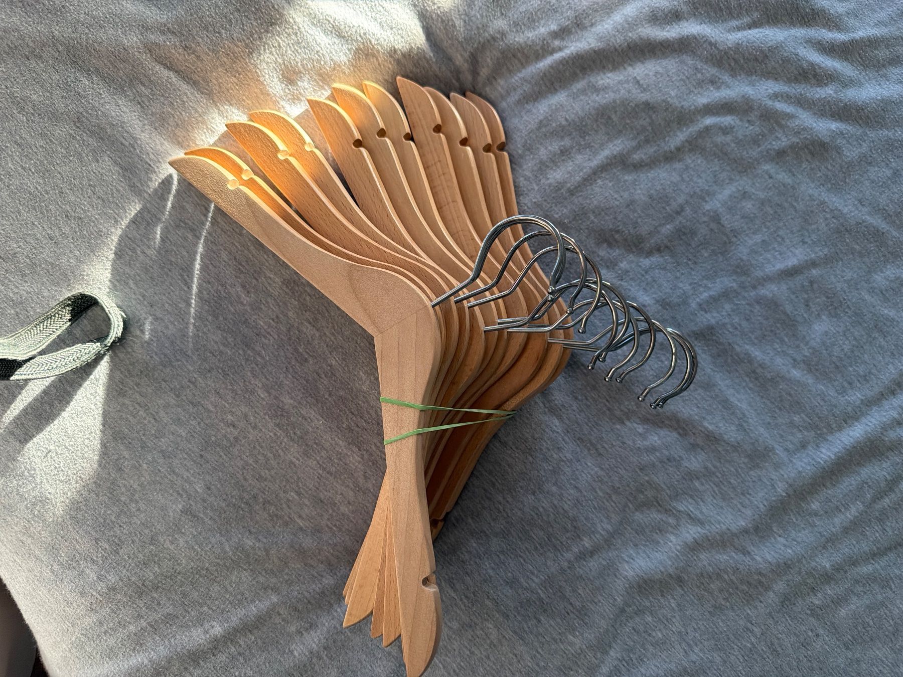 Ikea Cintres: Kinderkleiderbügel Holz – D'occasion à Zürich par A255949