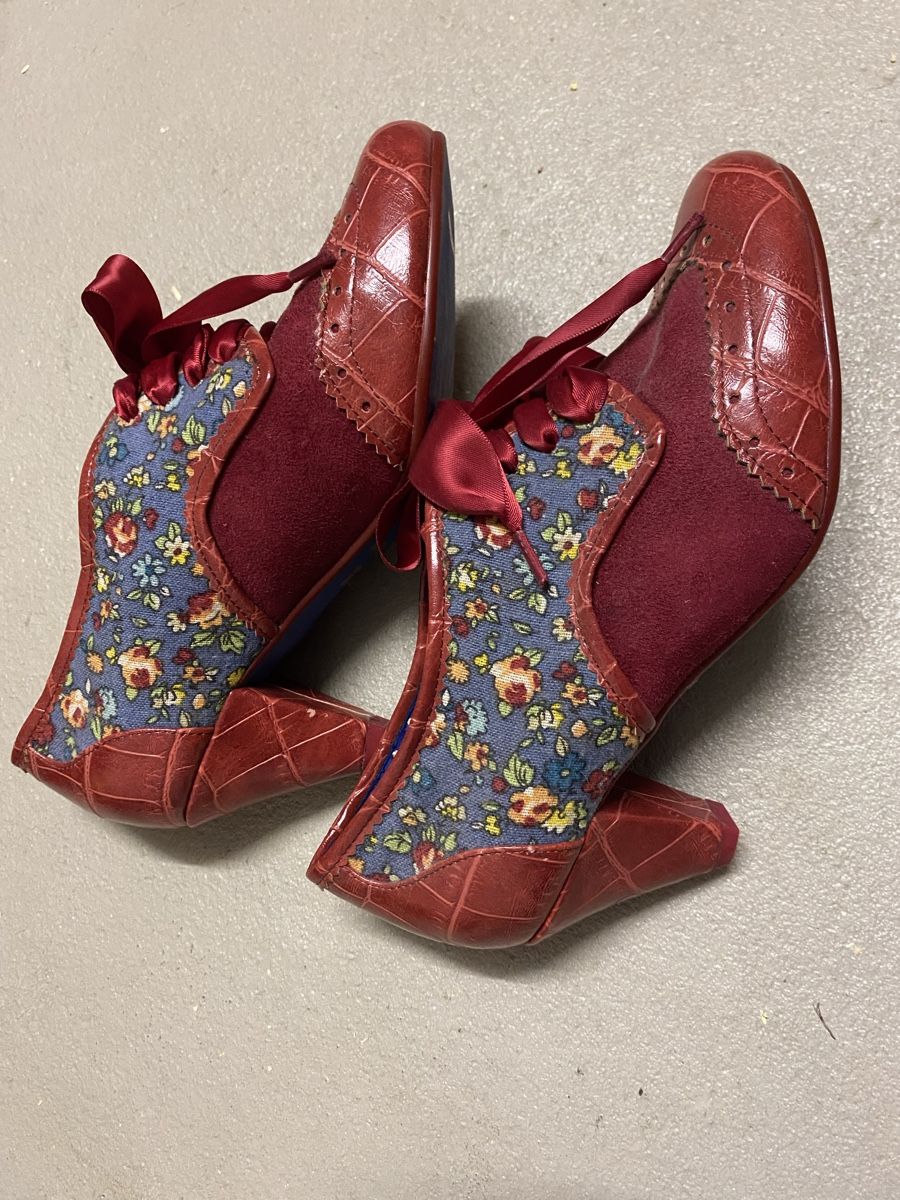 Scarpe da donna: Coole auffällige Pumps Grösse 37 – Nuovo (secondo la descrizione) da Winterthur venduto da Sunshineandrain 1