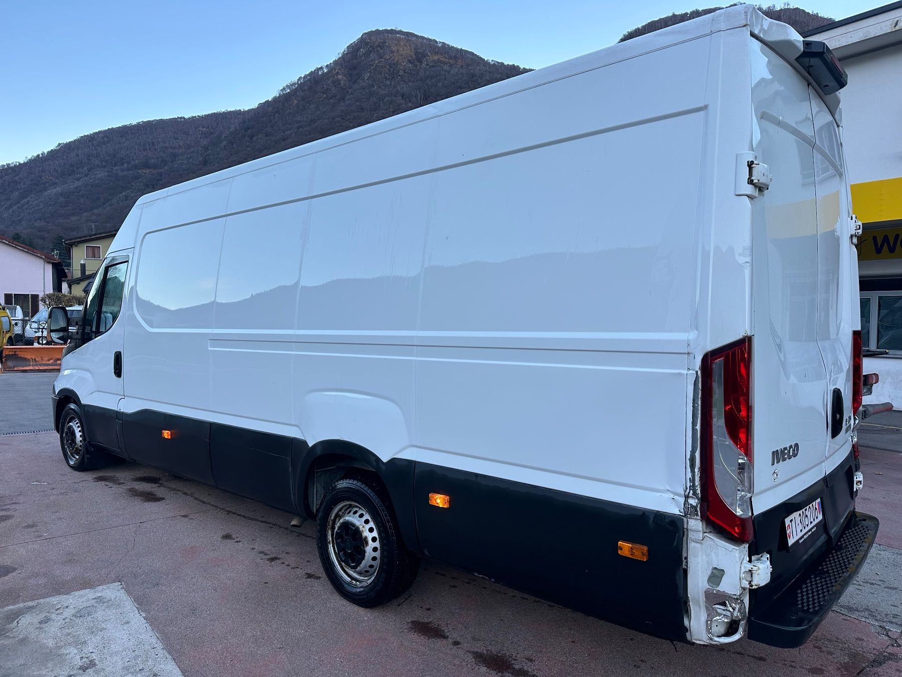 Iveco Veicoli commerciali: Iveco Daily – Usato da Lugano venduto da Cbr840328 3
