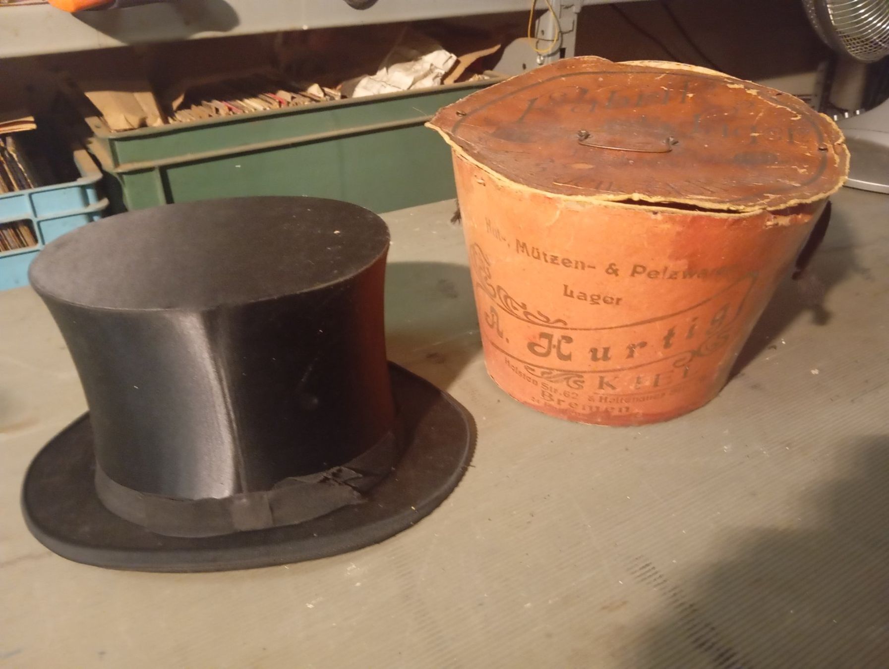 Copricapi, berretti & cappellini: Chapeau clack – Usato da Basel venduto da Petergunn