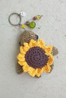 Amigurumi Schlüsselanhänger mit Schildkröte Sonnenblumen