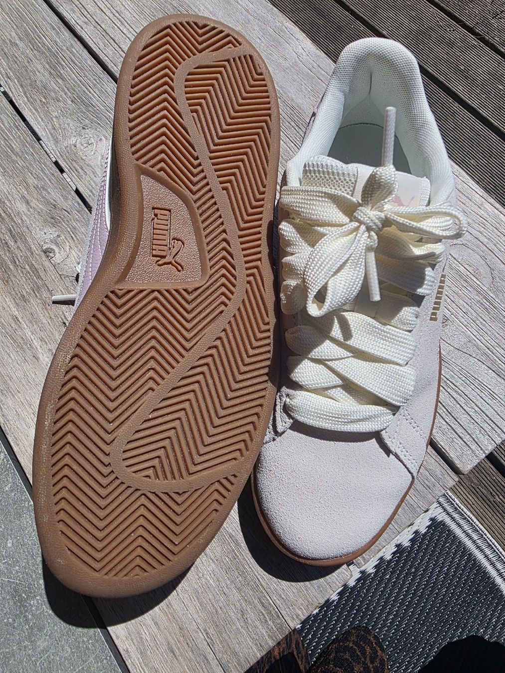 Puma Scarpe da donna: Puma Smash Platform V2 Lux Baskets, taille 38, neuves! – Nuovo (secondo la descrizione) da La Tour-de-Peilz venduto da nina0606 4