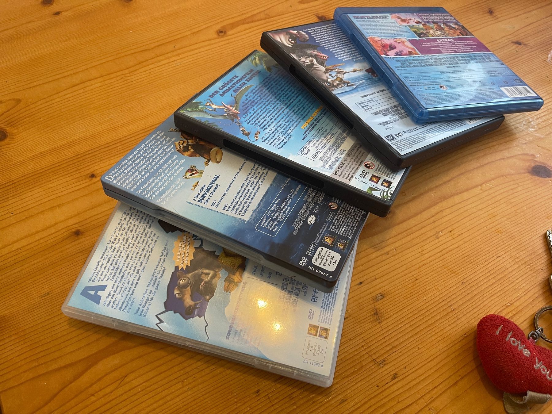 Tutti i DVDs: IceAge 1-5 (DVD) – Usato da Weinfelden venduto da ice_heart_xx 2