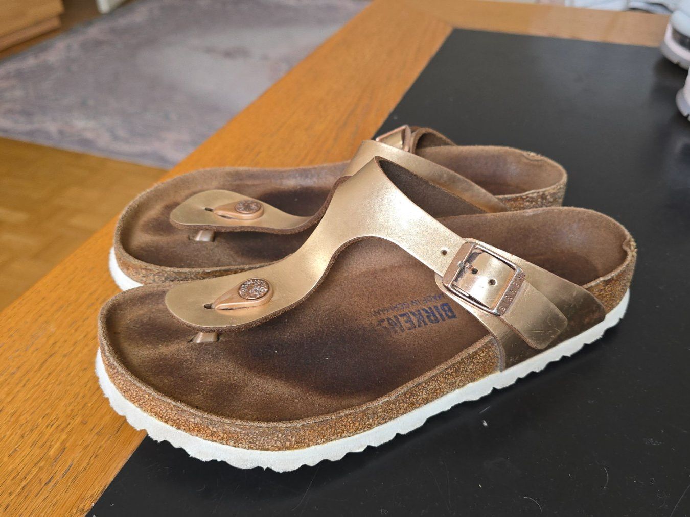 Birkenstock Chaussures femmes: BIRKENSTOCK Gizeh Sandale EU 38 – D'occasion à Wallisellen par theblacksheep