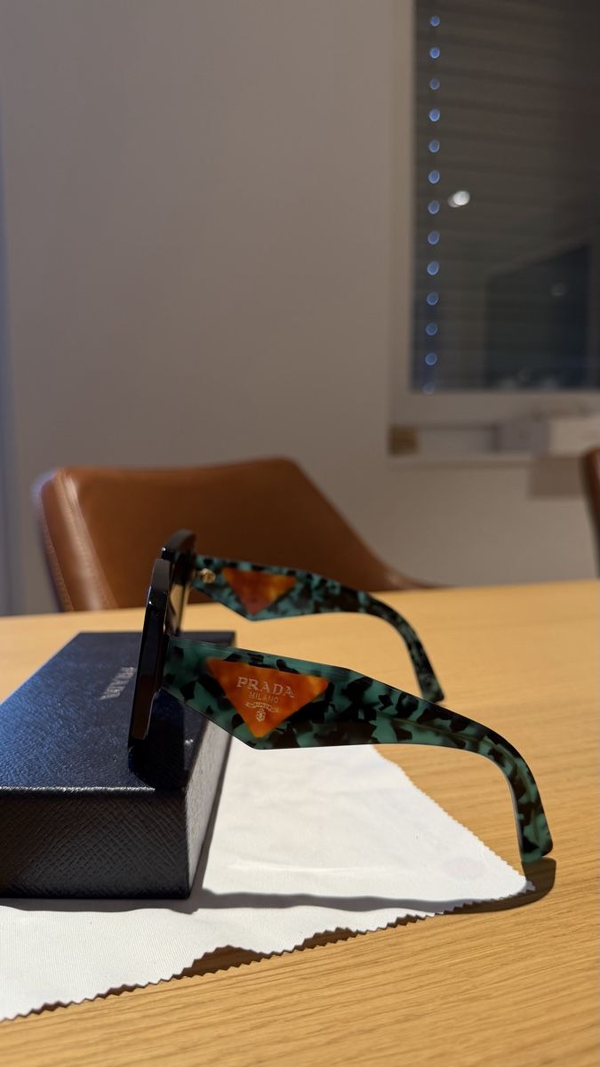 Prada Brillen & Gläser: Prada Sonnenbrille tortoise Grösse 51 – Gebraucht aus Niederwil SG von jgu_t2gl 1