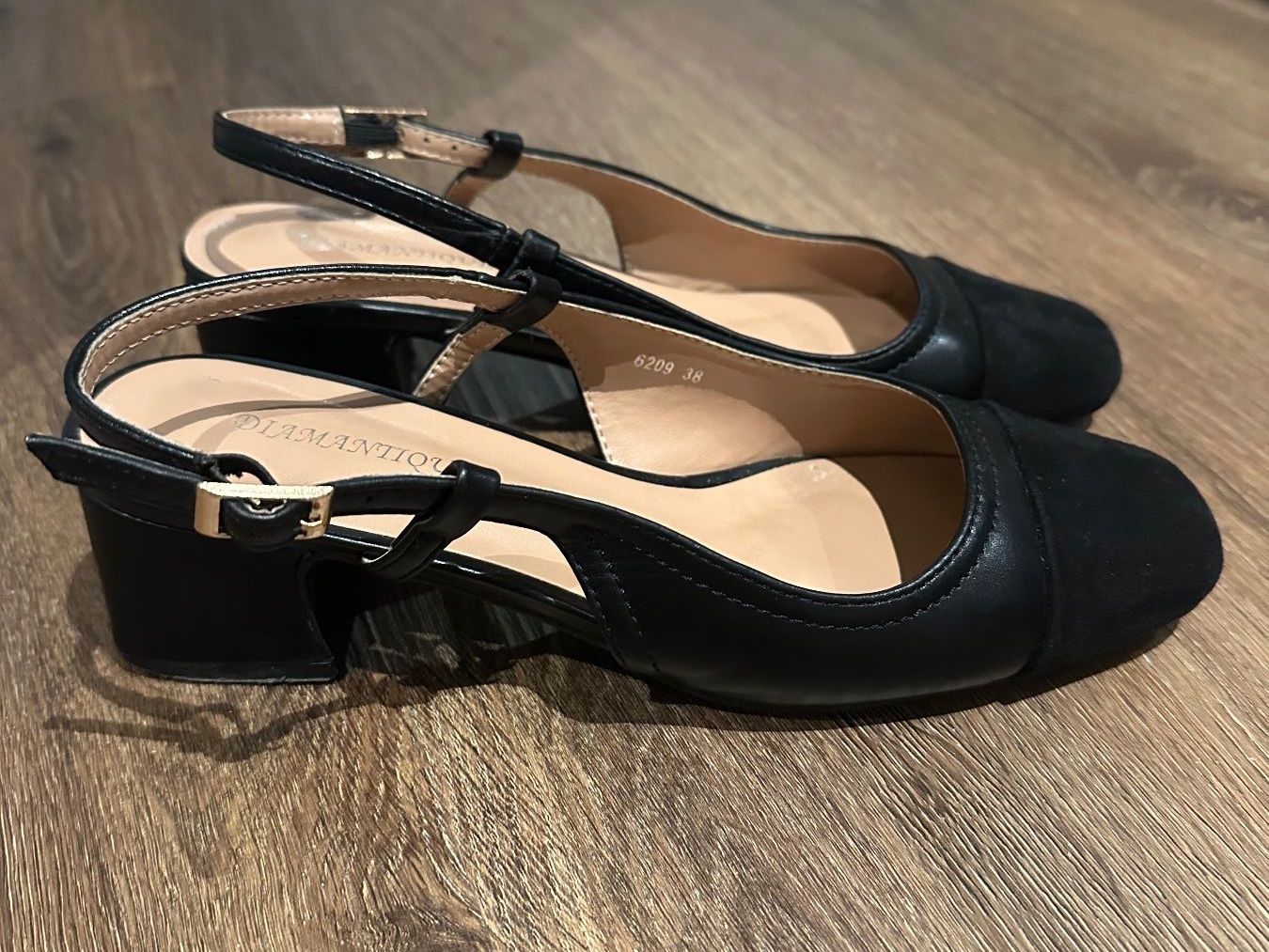 Graceland Scarpe da donna: Schwarze Slingback-Pumps mit Blockabsatz – Nuovo (secondo la descrizione) da Kölliken venduto da mar_8jjj 1