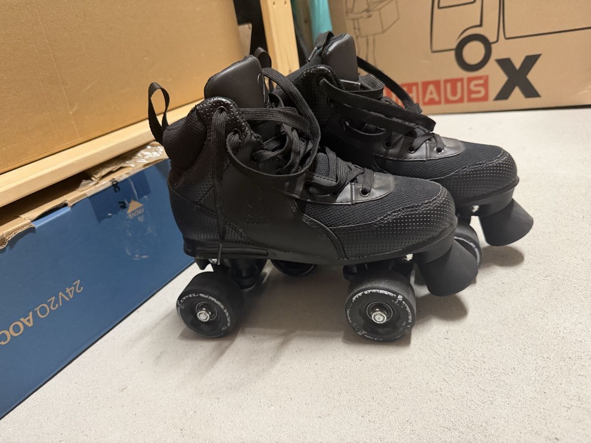 Inline-Skating & Rollschuhe: Quad Skates Black Size 37-38 – Gebraucht aus Zürich von har_ydk8 4