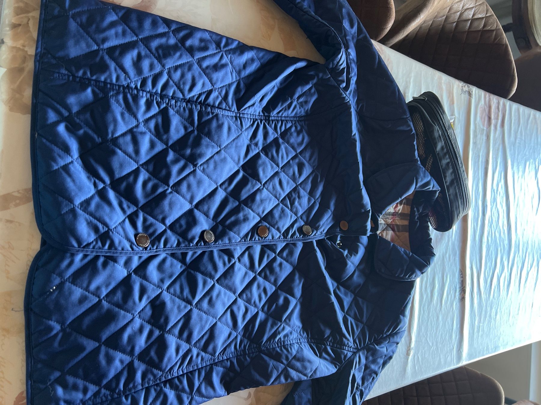Burberry Jacken: Steppjacke Burberry Grösse M dunkelblau – Gebraucht aus Thalwil von Kauai0 2
