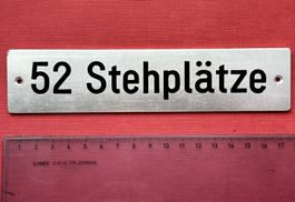 Antikes Hinweisschild, Eisenbahn oder Bus, Zug
