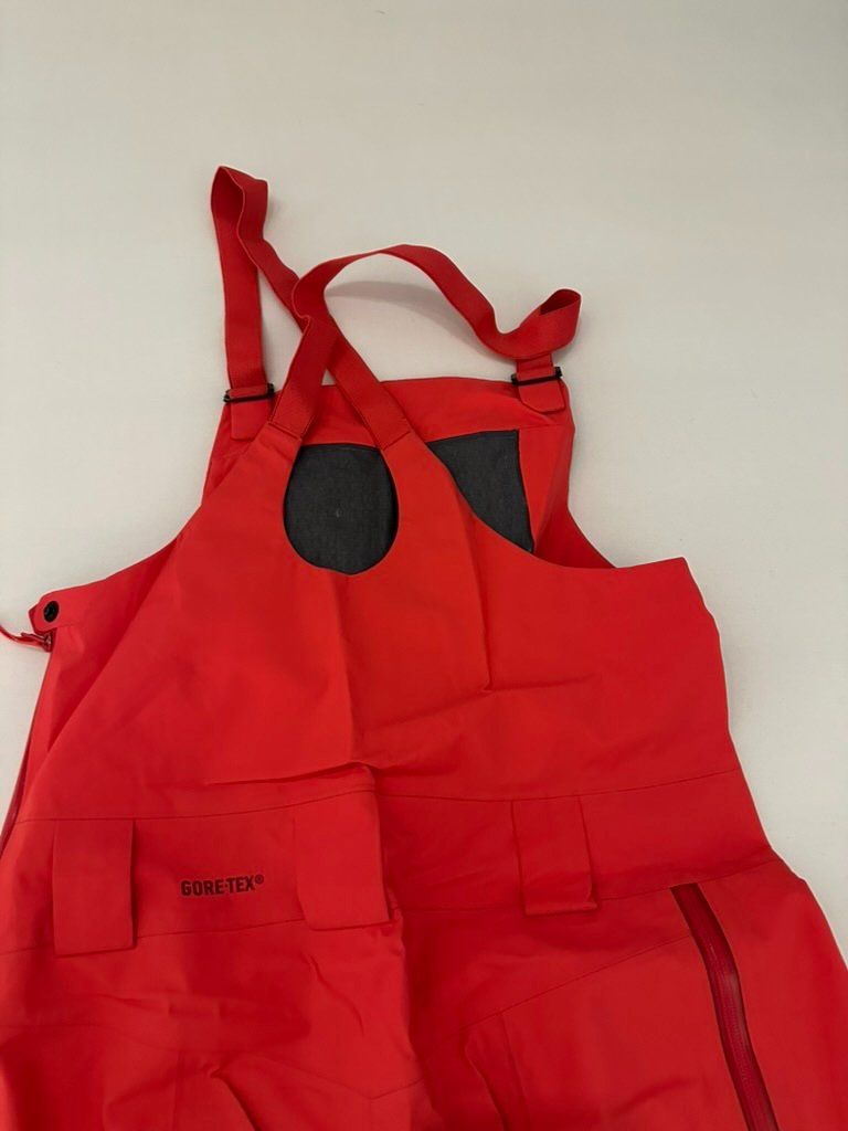 Arcteryx Pantaloni: Arcteryx ski pants with bib – Usato da Dallenwil venduto da ZD2019 8