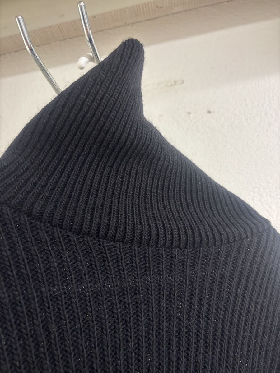 Maglioni & Felpe: Schwarzer Rollkragenpullover,  (7) – Usato da Wallisellen venduto da AS.TZ. 3