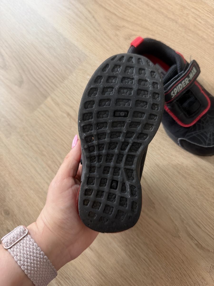 Schuhe für Jungen: Marvel Spiderman Kinderschuhe Sneakers, Grösse 26 – Gebraucht aus Füllinsdorf von had_kv5k 2