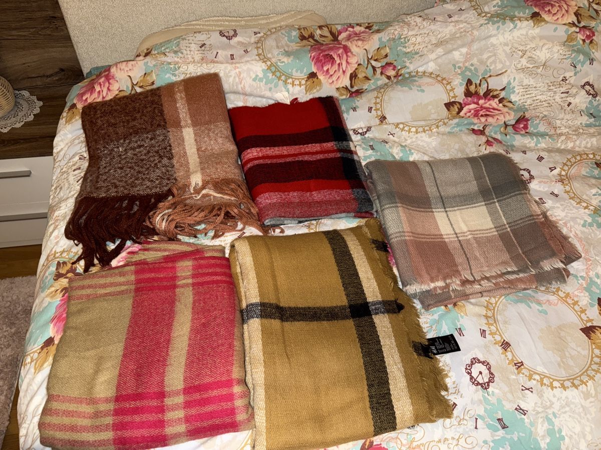 Foulard & Sciarpe: Warme Herbst oder Winterschals – Nuovo (secondo la descrizione) da Neuhausen venduto da humacagman