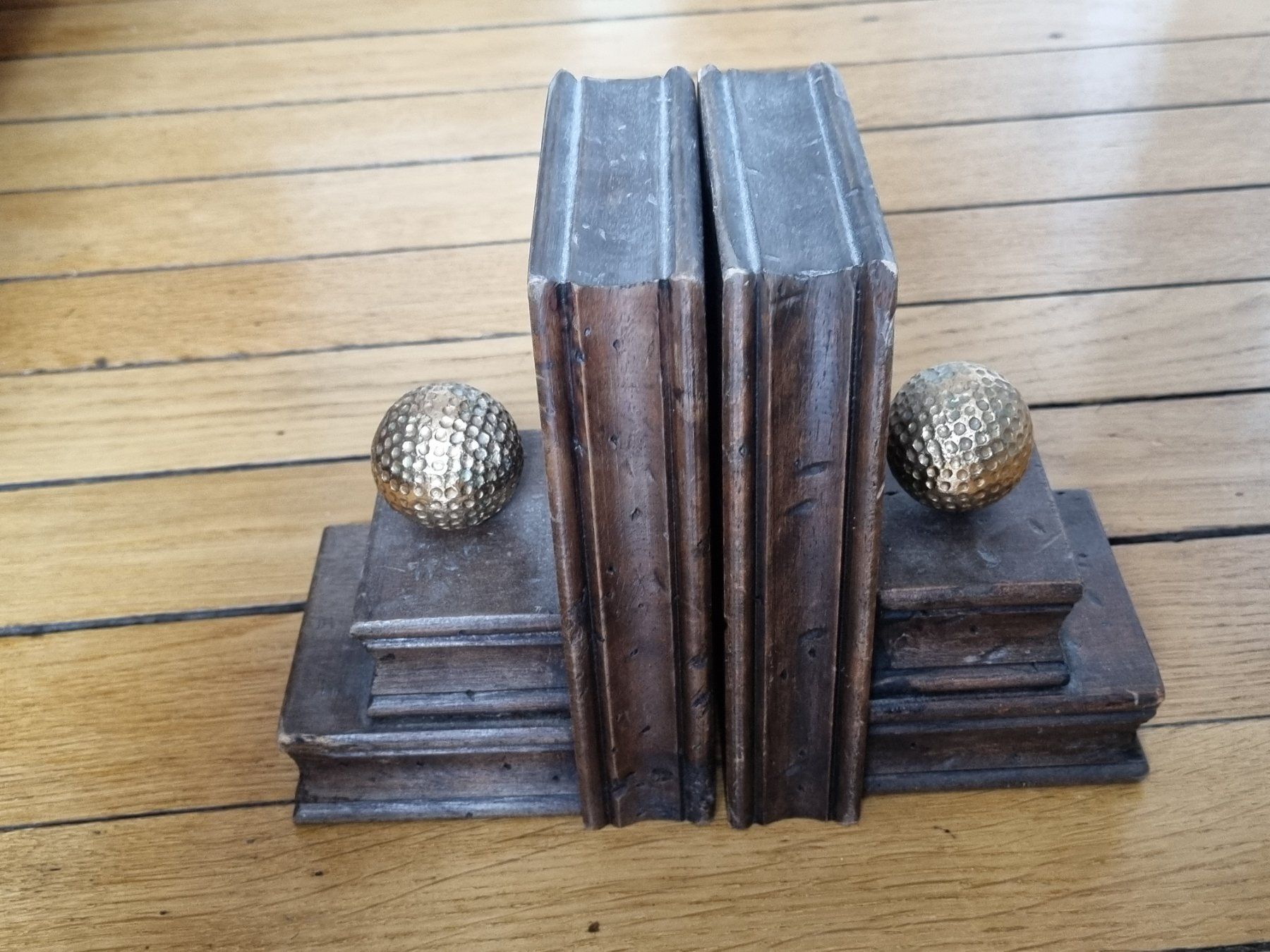 Altro in Decorazioni & Accessori: Buchstützen mit Golf Ball Alt – Difettoso da Schaffhausen venduto da Leveron13 5