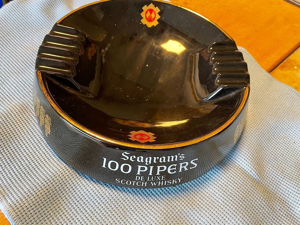 Portacenere: Aschenbecher Seagram's 100 Pipers – Usato da Ettingen venduto da Donald4107 1