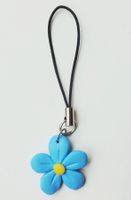 Anhänger mit einer blauen Blume