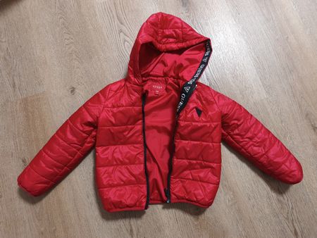 Steppjacke Guess rot Grösse 5 Jahre guter Zustand