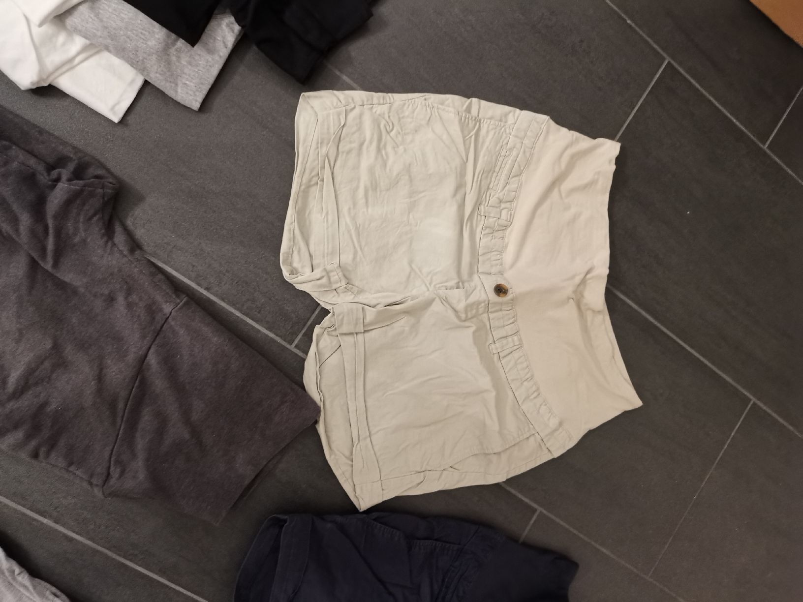 Lotti di vestiti: Umstandsmode Paket – Usato da Matzendorf venduto da hauli2 3