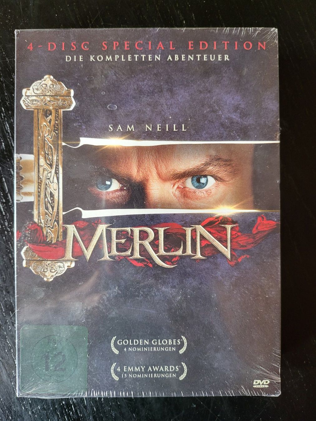 Tutti i DVDs: Merlin - 4-Disc Special Edition - Komplettes Abenteuer – Nuovo e nell'imballaggio originale da Lichtensteig venduto da ThreeHeroes