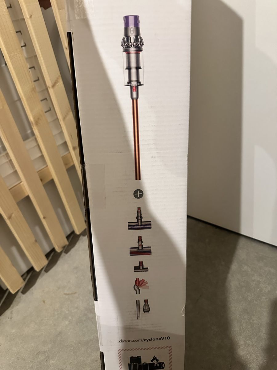Dyson Staubsauger & Zubehör: Dyson v10 Absolute-Orginalverpackt – Neu und originalverpackt aus Bern von AliceHo 1