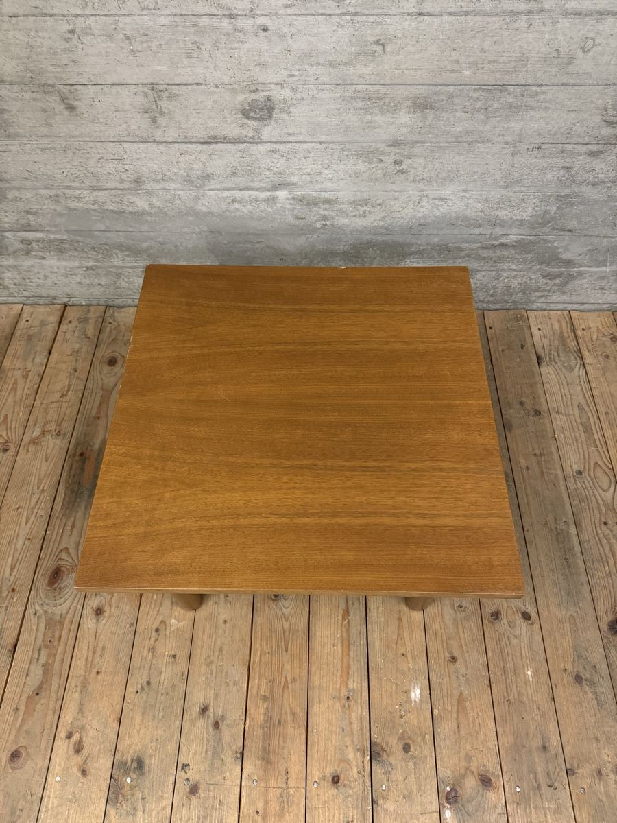 Tavoli: Schicker Quadratischer Holztisch – Usato da Münchenstein venduto da Eclipse6 1