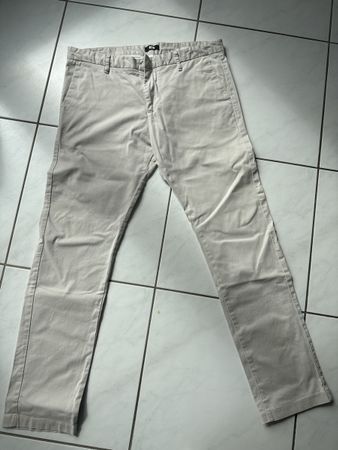 Neuwertige Hosen Gr 34/32