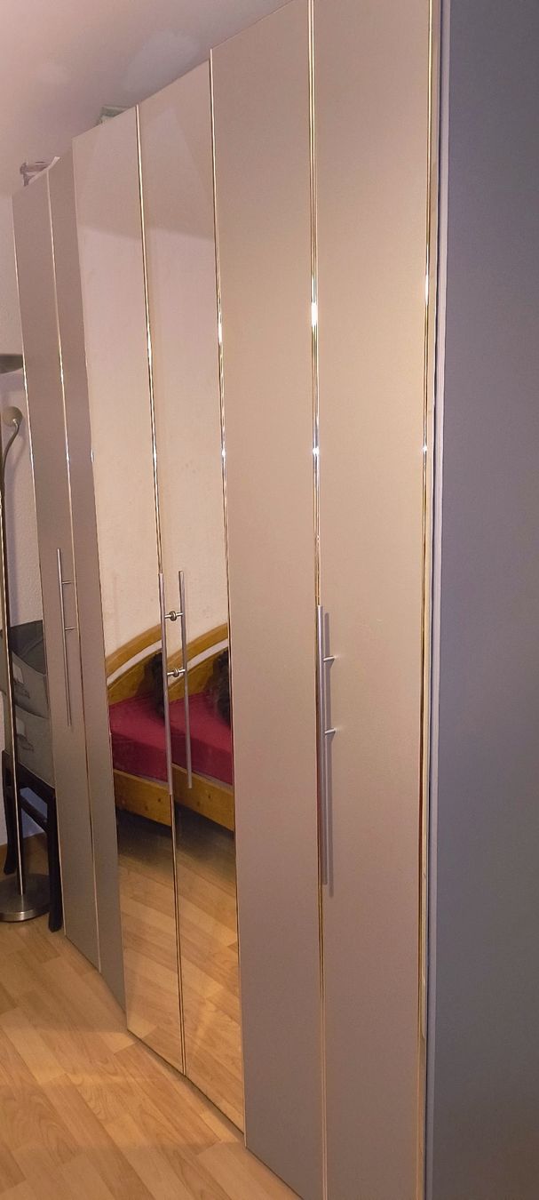 Schränke: Kleiderschrank – Gebraucht aus schaffhausen von walu