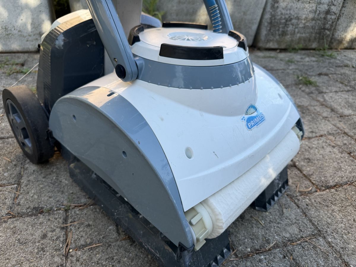 Dolphin Accessori per Piscine: Poolroboter Dolphin Primus 25 – Usato da Attikon venduto da Zuendung 1