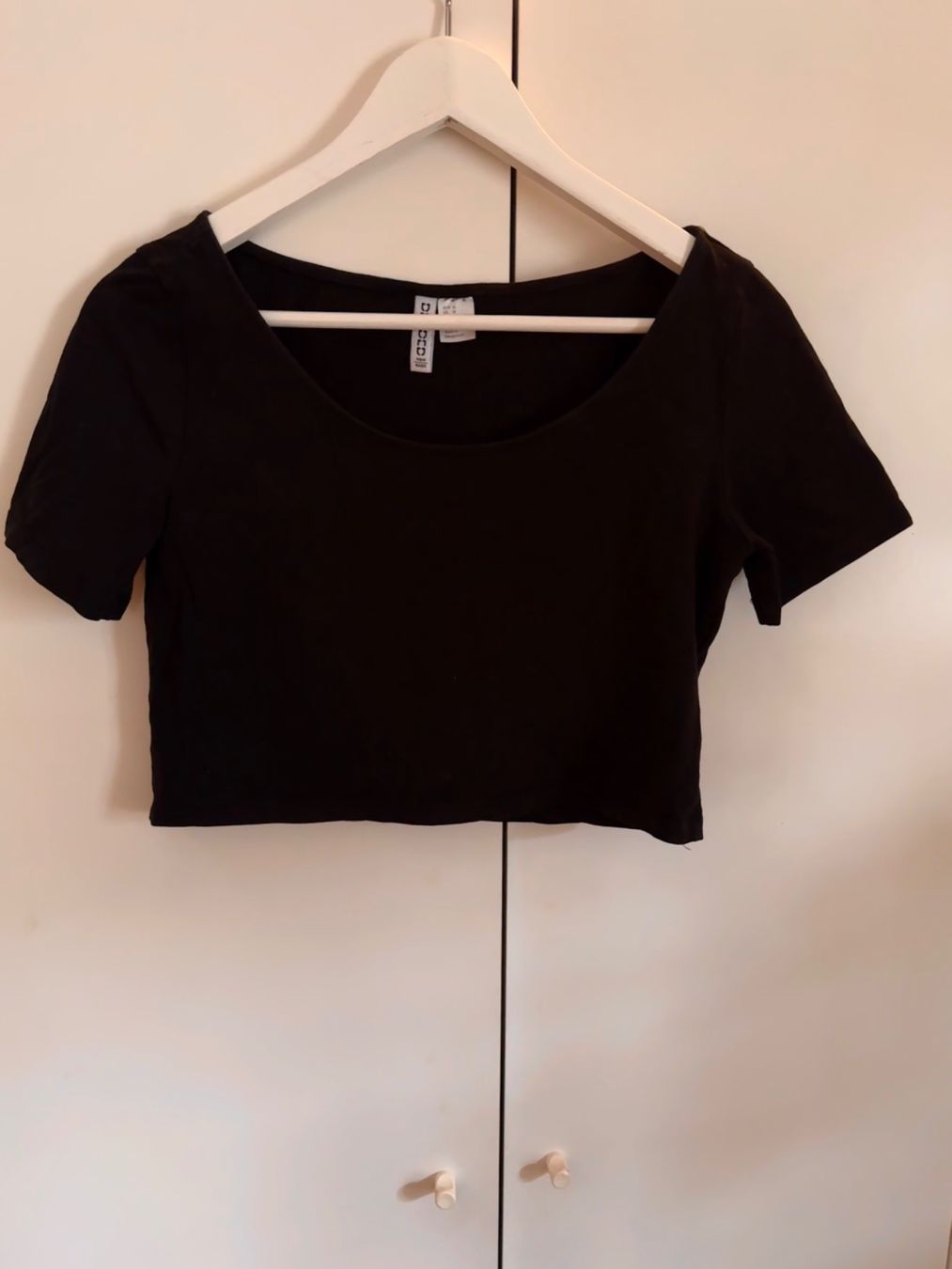 H&M Top: Schwarzes Basic Crop-Top H&M M – Nuovo (secondo la descrizione) da Richterswil venduto da Manu55555