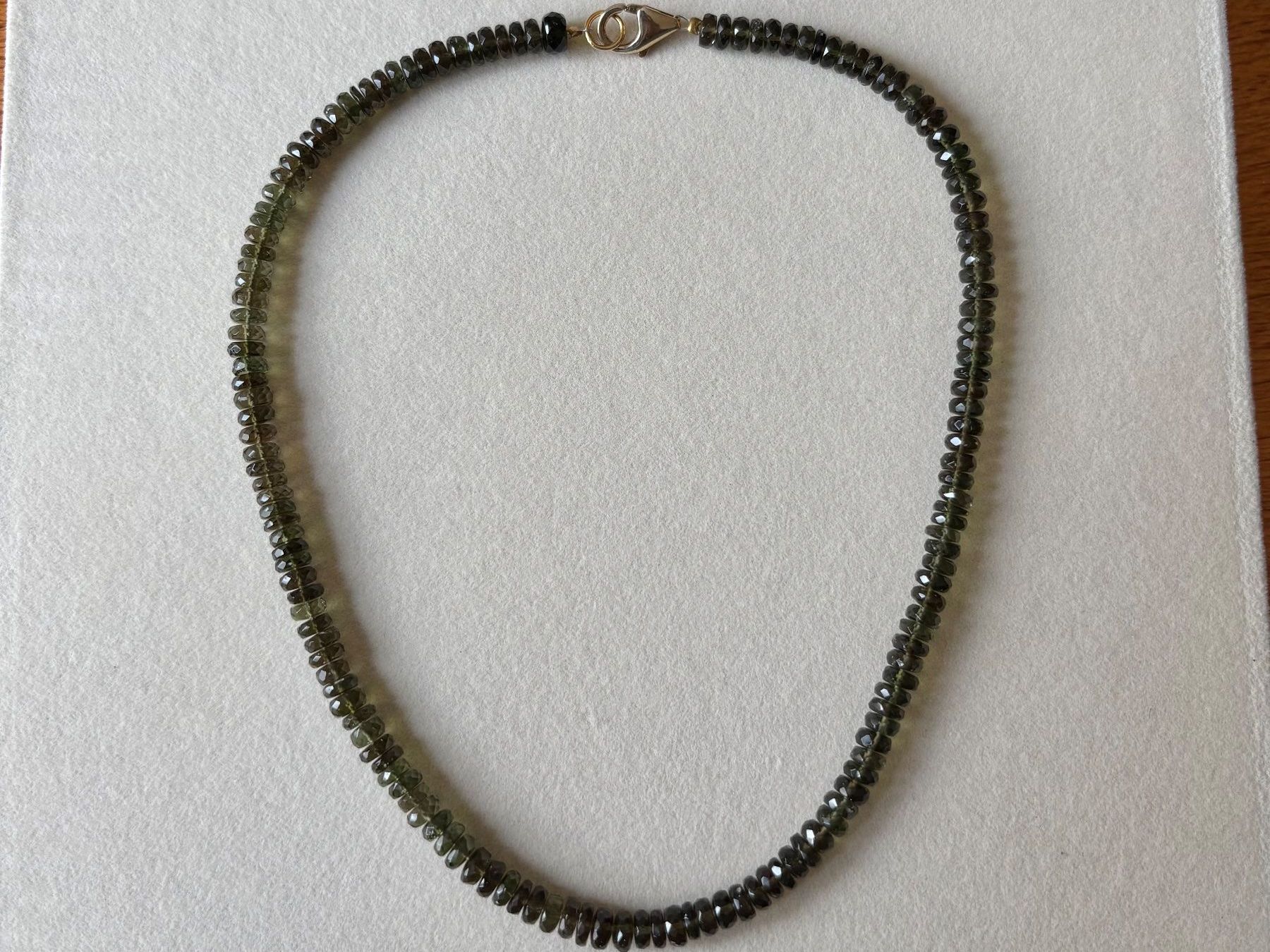 Colliers: Echte Moldavit Halskette, TOP, 45 cm, facettiert, NEU – Neuf avec emballage d'origine à Brugg AG par lau_9rvy 6