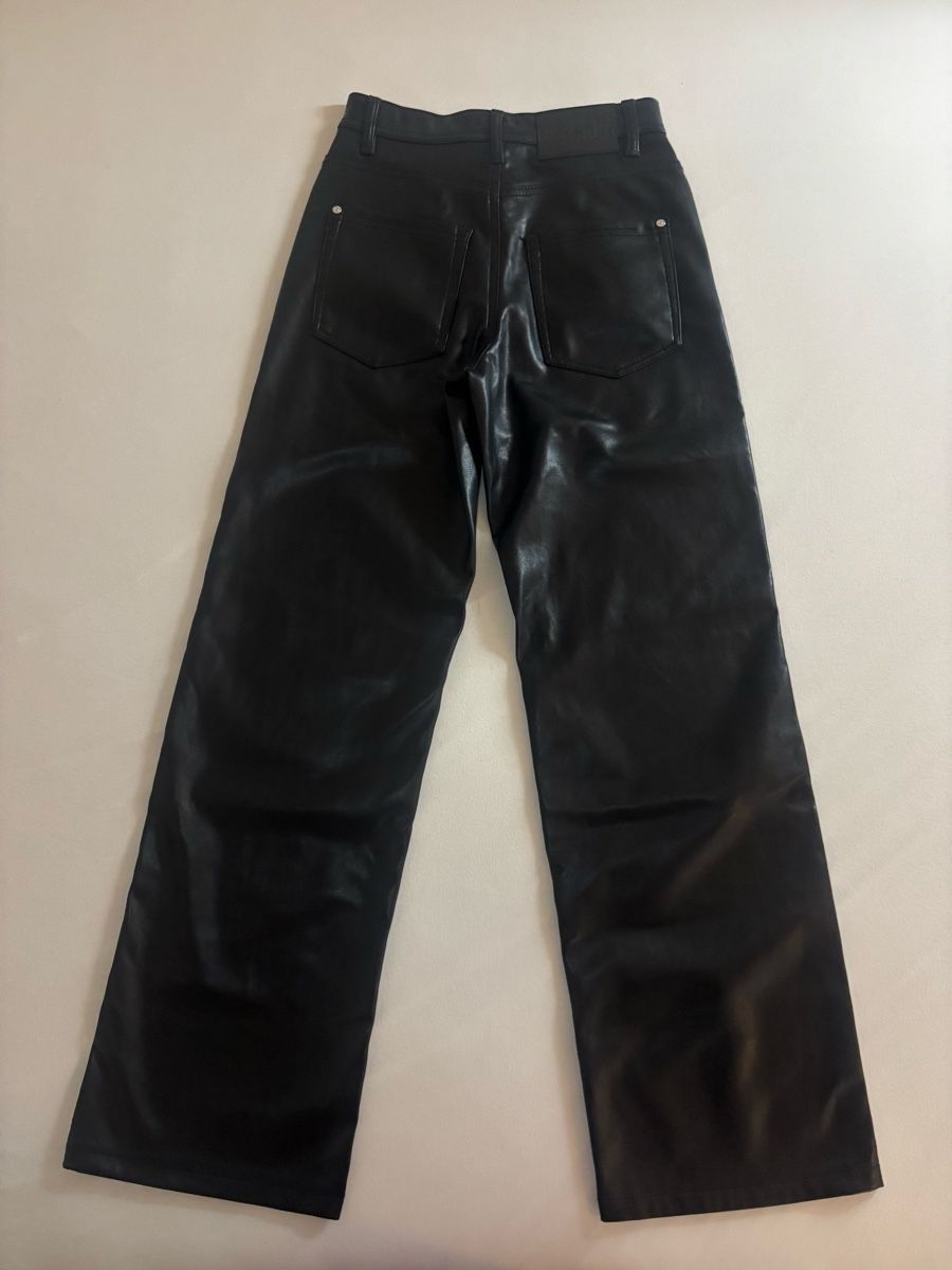 Bershka Pantaloni: pantalon Bershka – Nuovo (secondo la descrizione) da Vouvry venduto da sha_rk5q 1