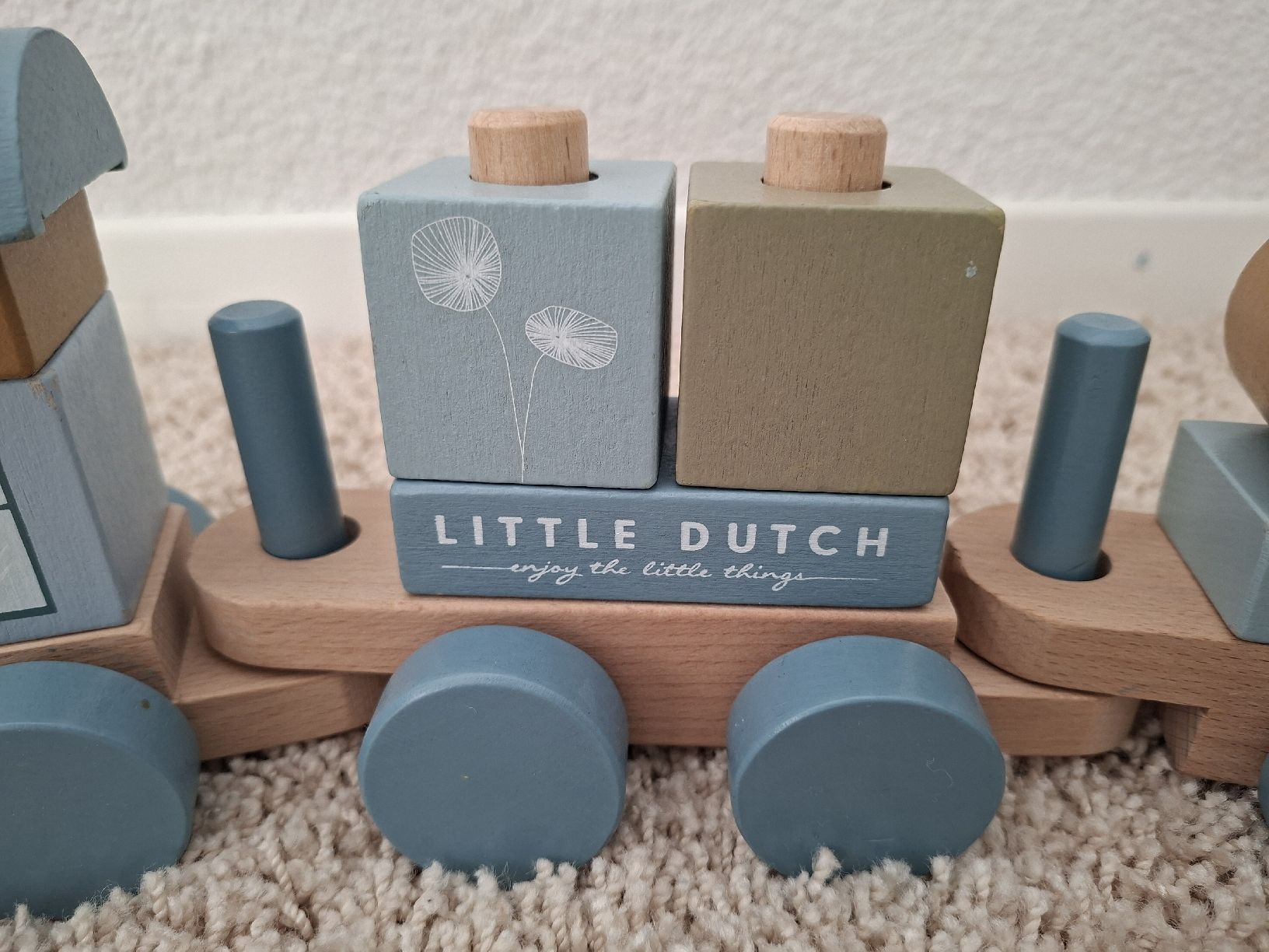 Spielzeuge: Little Dutch Holzzug / Steckspiel – Gebraucht aus Balterswil von Steineparadies 5