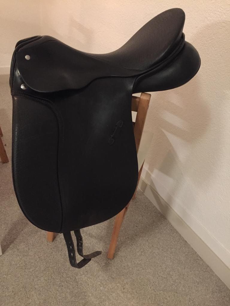 Selle & Accessori: Dressur Sattel Passier – Usato da Bern venduto da rut_f8f8