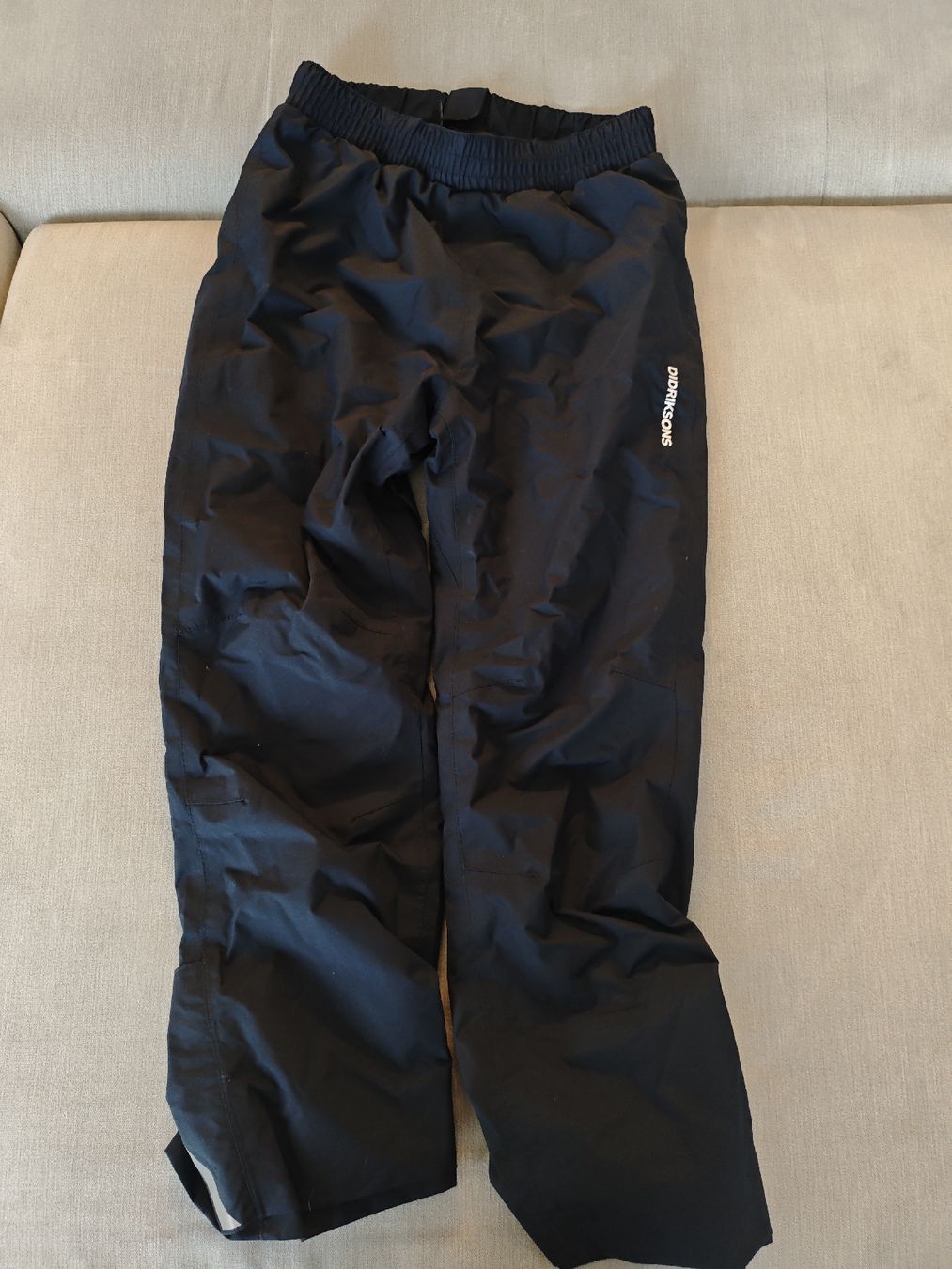 Didriksons Pantalons: DIDRIKSONS Kinder Regenhose Grösse 130 marine – D'occasion à Heiden par Sunshine1504