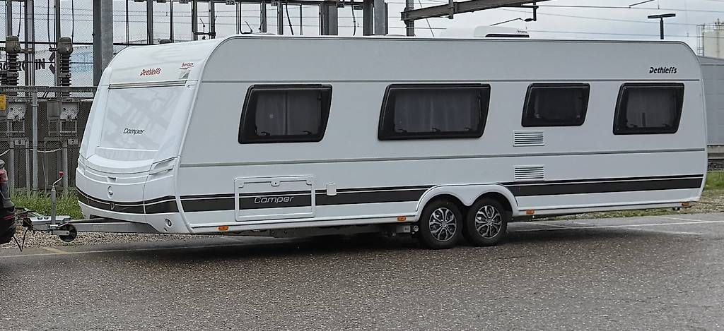Veicoli da campeggio: Dethleffs Wohnwagen 730 FKR – Usato da Oensingen venduto da dh77mc